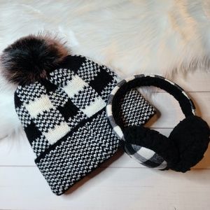 PLAID SET EARMUFF AND BEANIE BLACK AND WHITE
